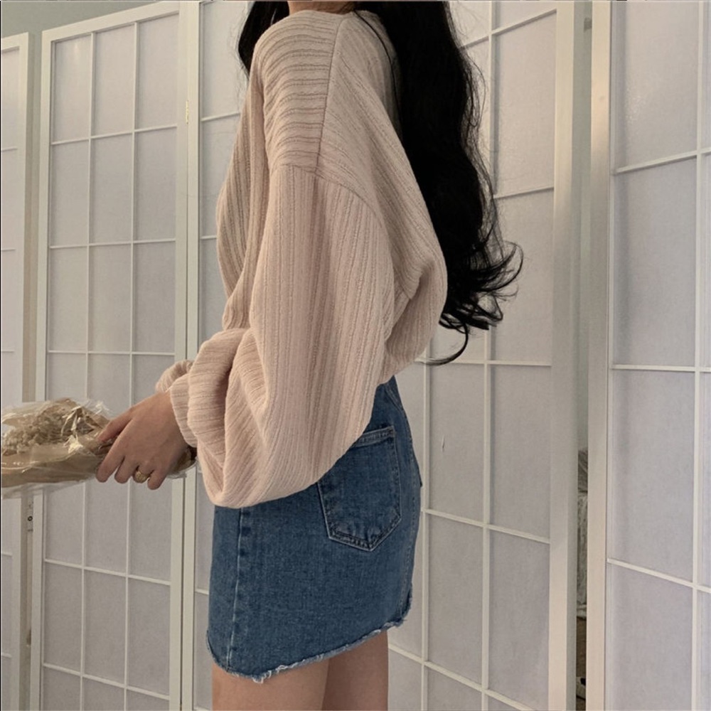 Cropped sweater- rib knit